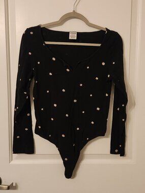 Pink Victoria's Secret Long Sleeve Floral Bodysuit with Notch Neck size Large